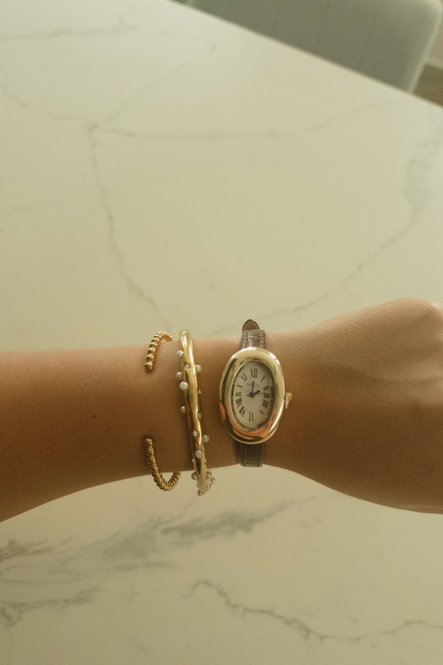 aura watch